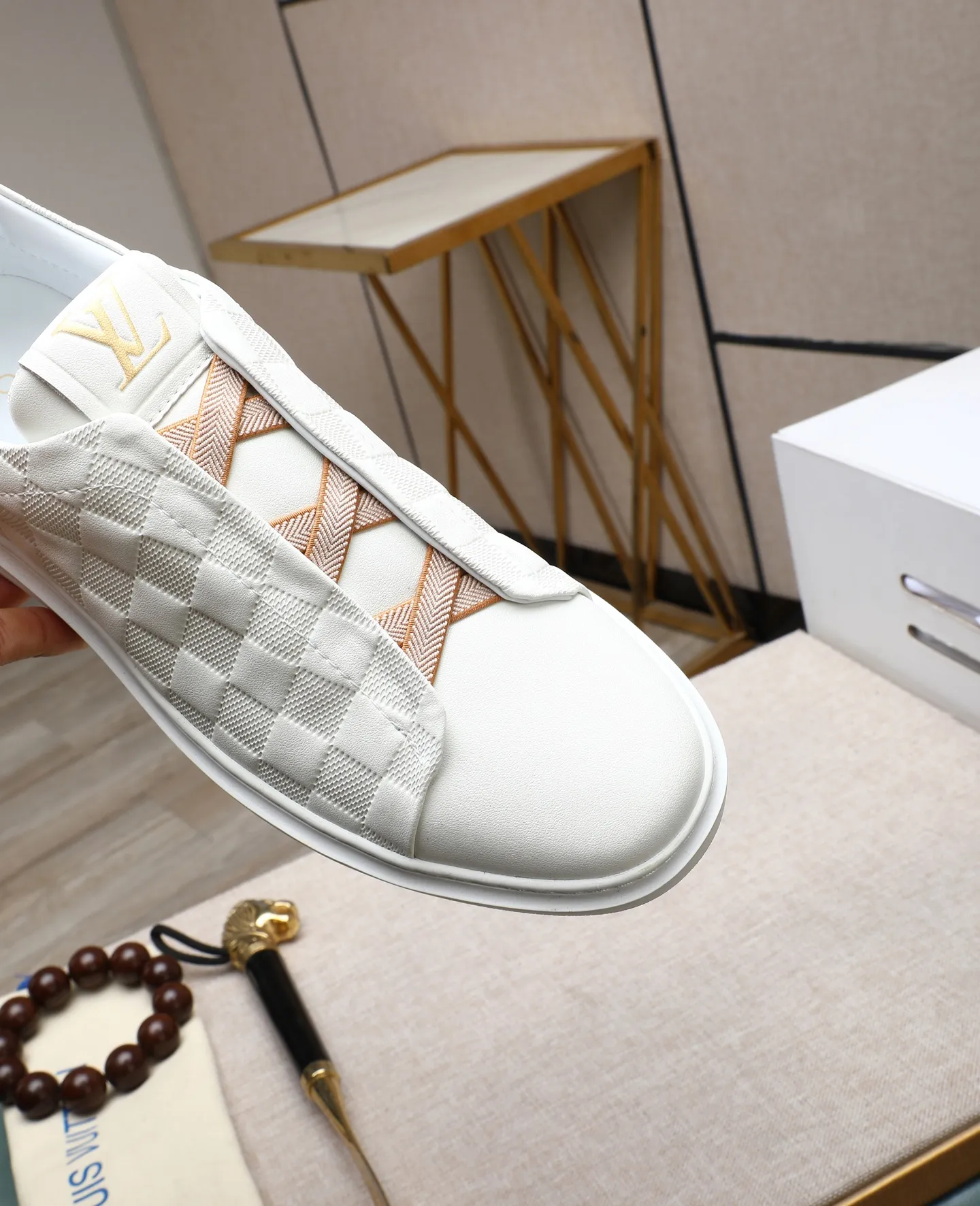 Men's shoes 💰460 【LOUIS VUITTON】Louis Vuitton 2 new products 👟Milan fashion show style 🇰🇾🇰🇾LV family logo, celebrity style, a must-have for fashionistas ⚠️Imported materials ➕Cow leather ➕Breathable leather lining ➕Special outsole 👞Number 38-44 (45 46 custom-made)
